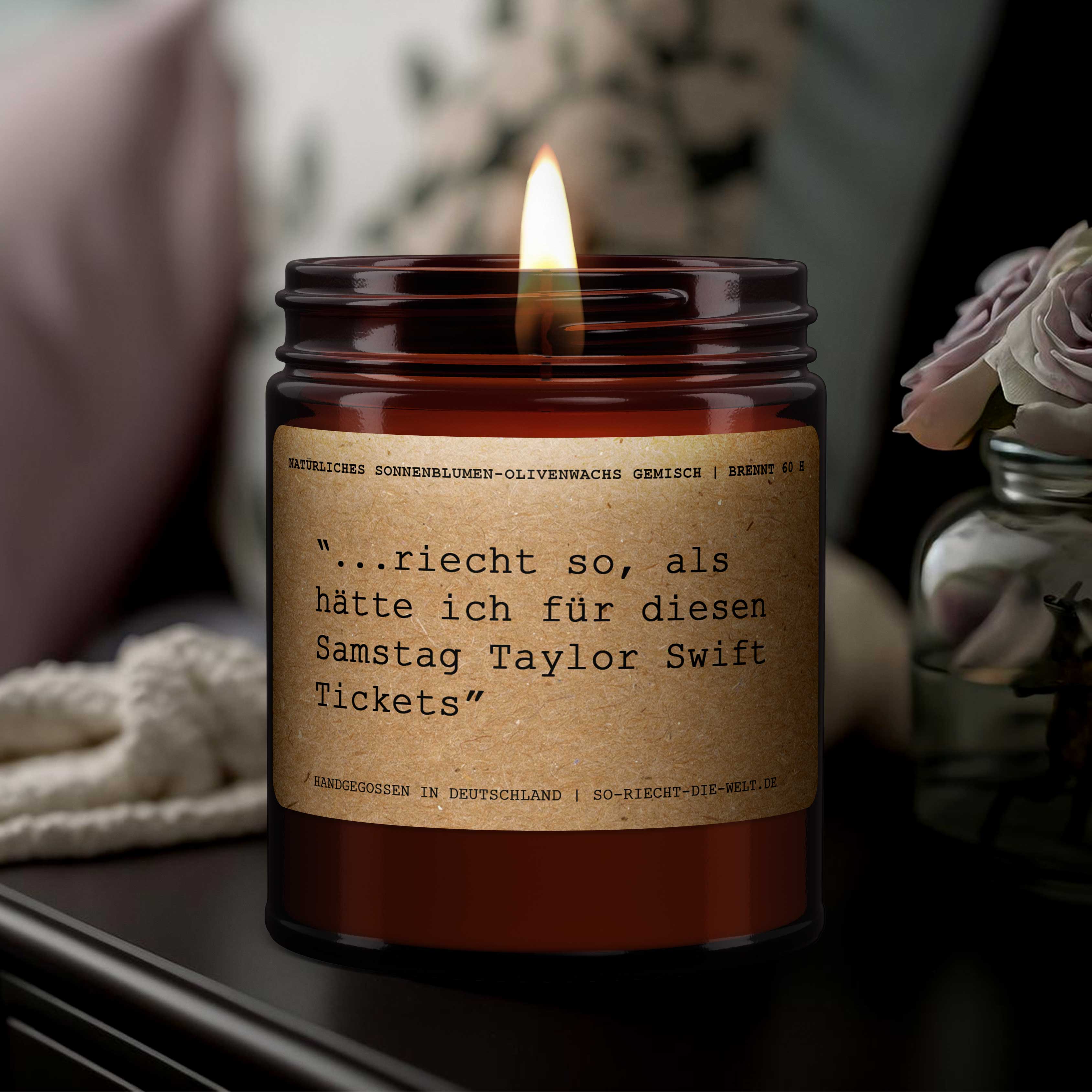 Pachnie tak, jakbyś miał bilety na Taylor Swift – zabawna świeca dla fanów  Prezent dla niej | Taylor Swift Fan | Prezent dla dziewczyny | Urodziny  240 ml – 450 g naturalnego, ekologicznego wosku