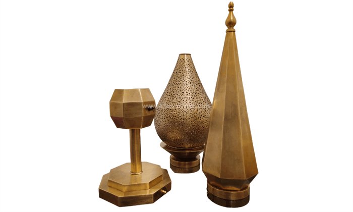 Lustre Maure – Ręcznie Wykonana Marokańska Lampa Ścienna z Miedzi